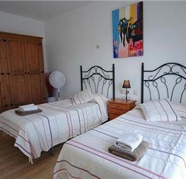 4 Bedroom Villa with Pool in Costa Teguise, Sleeps 6-8
